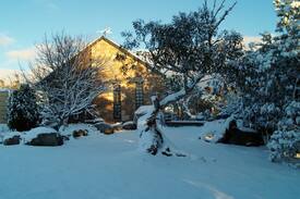 Jindabyne Cabin | TOUCHDOWN COTTAGE JINDABYNE