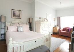 Sawyers Gully House | Rural retreat close to town, in the Hunter Valley.