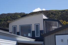 Apollo Bay Cabin | 180 degree ocean view. Beach side Villa.