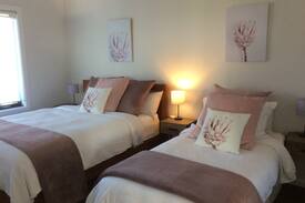 Pomborneit Other | Farmstay: Lakes and Craters Family Accommodation