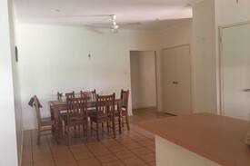 Kununurra House | Sunny double Bed Room in Friendly Family Home