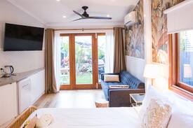 Byron Bay Hotel | Garden Room 1