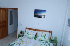 Foinikounta Apartment | Großzügige Ferienwohnung in Finikounda mit bezauberndem Ausblick auf das Meer