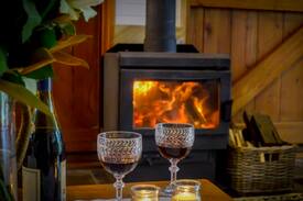 Cambewarra Cabin | THE BARN - RELAX AND UNWIND