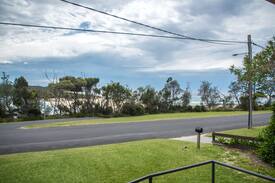 Dolphin Point House | On Point - Dolphin Point - Lake and Beach front