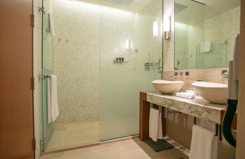 Doha Hotel | Oryx Airport Hotel -Transit Only