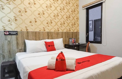 Dinoyo Hotel | RedDoorz @ Bukit Dieng 2