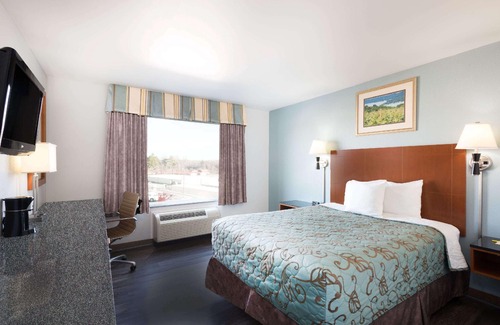 Evans Mills Hotel | Days Inn by Wyndham Evans Mills/Fort Drum