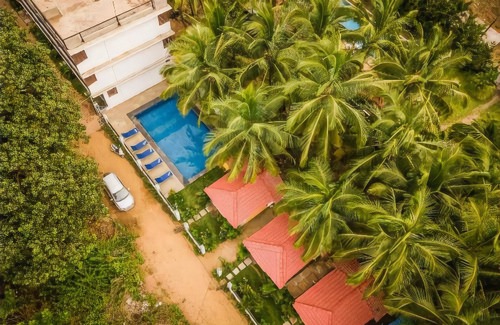 Morjim Hotel | Pleasure River Front
