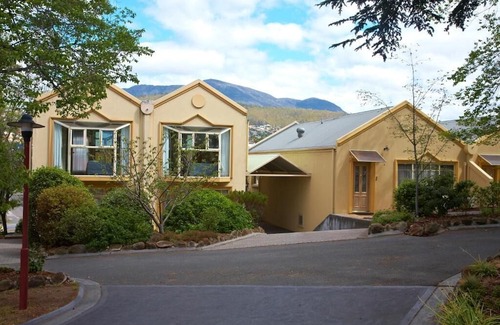 Glebe Hotel | Quest Trinity House