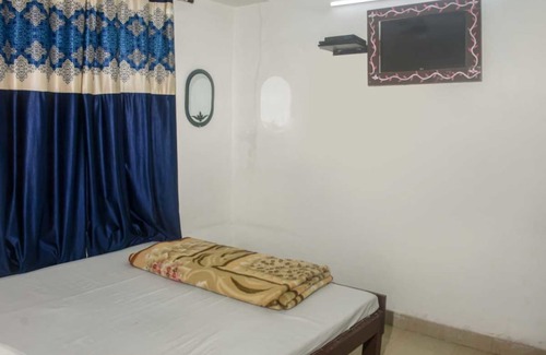 Varanasi Hotel | New Hotel Yatri Niwas