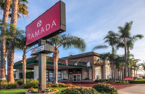 Downtown Hotel | Ramada by Wyndham Costa Mesa/Newport Beach