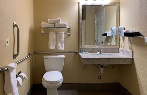 Oakdale Hotel | Comfort Inn Saint Paul East