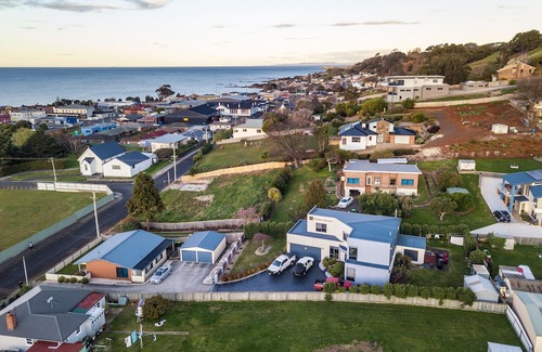 Penguin Hotel | Madsen Retreat