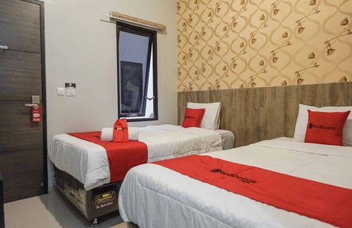 Dinoyo Hotel | RedDoorz @ Bukit Dieng 2