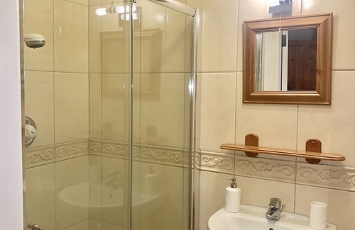 County Cavan Hotel | Immaculate 1-Bed Apartment in Cavan
