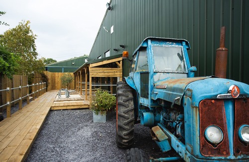Knutsford Hotel | The Tens at Owen House Farm