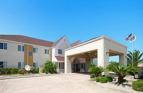 Clute Hotel | TownePlace Suites by Marriott Lake Jackson Clute