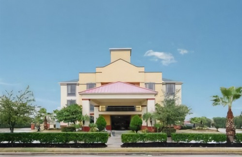 Barker Hotel | Comfort Suites Houston West at Clay Road