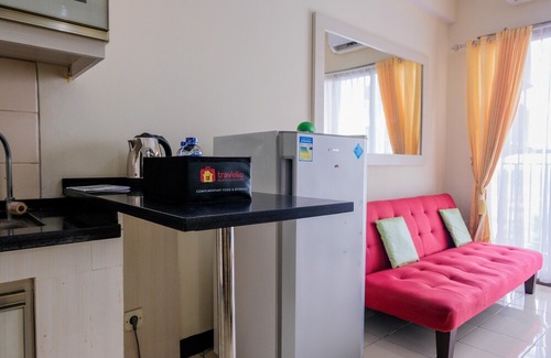 Serpong Hotel | Homey 2Br at Serpong Greenview Apartment