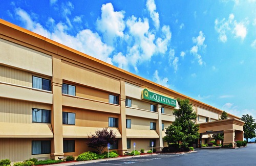 North Little Rock Hotel | La Quinta by Wyndham N Little Rock - McCain Mall