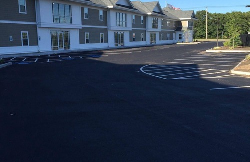 Wollaston Hotel | Howard Johnson by Wyndham Quincy/ Boston