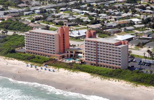 Ocean Park Hotel | DoubleTree Suites by Hilton Melbourne Beach Oceanfront