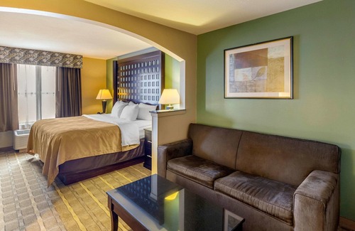 Sherman Hotel | Quality Suites Sherman