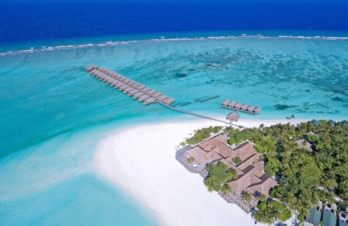 Meerufenfushi Hotel | Meeru Island Resort & Spa