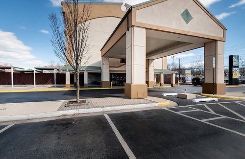 Laurel Hotel | Quality Inn & Suites Laurel