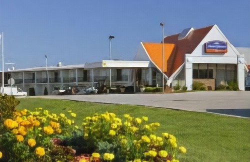 Middletown Hotel | Howard Johnson by Wyndham Middletown Newport Area