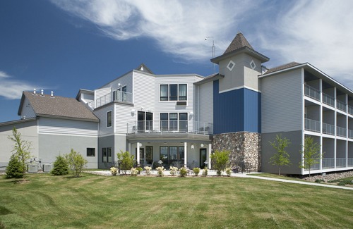 Park Point Hotel | Park Point Marina Inn