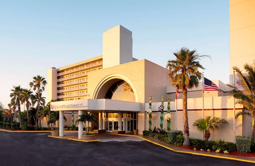 Ocean Park Hotel | DoubleTree Suites by Hilton Melbourne Beach Oceanfront
