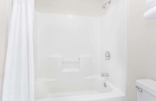Americus Hotel | Days Inn by Wyndham Americus