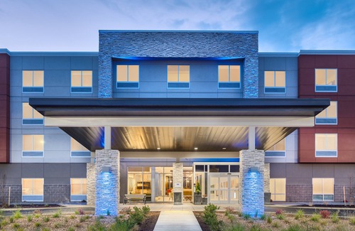 Keizer Hotel | Holiday Inn Express & Suites Salem North - Keizer, an Ihg Hotel