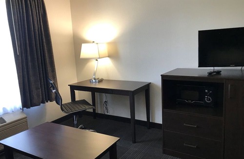Gresham Hotel | Days Inn & Suites by Wyndham Gresham