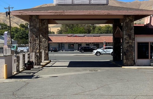 Winnemucca Hotel | Econo Lodge Inn & Suites