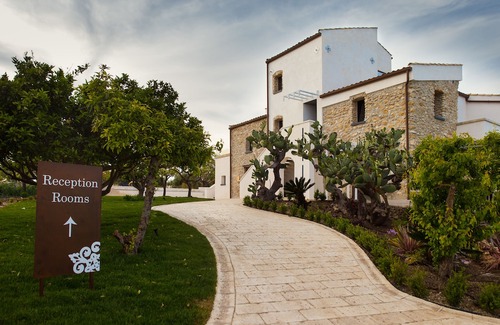 Racalmuto Hotel | Oikos in Terre di Zaccanello