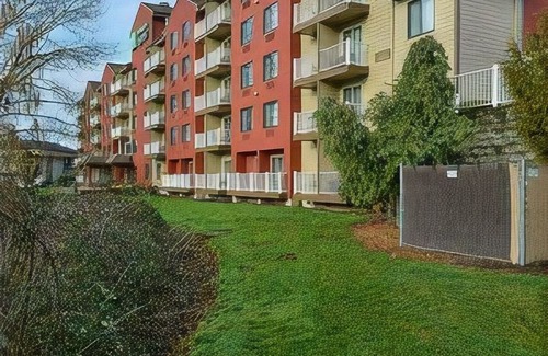 Gladstone Hotel | Holiday Inn Express Portland SE - Clackamas Area, an Ihg Hotel