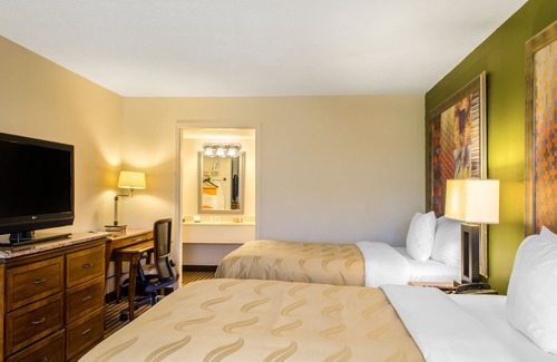 Laurel Hotel | Quality Inn & Suites