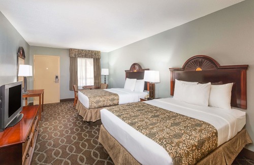 Tillmans Corner Hotel | Baymont by Wyndham Mobile/Tillmans Corner
