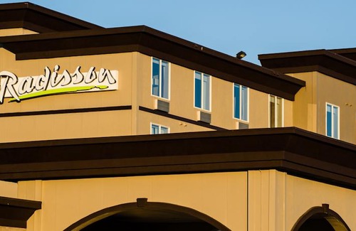 Fort McMurray Hotel | Radisson Hotel & Suites Fort McMurray