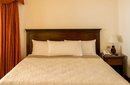 Monterrico Hotel | Hotel Cayman Suites