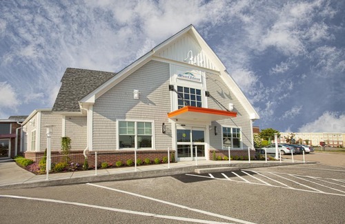 Middletown Hotel | Howard Johnson by Wyndham Middletown Newport Area