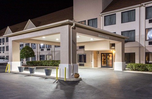 Wilmington Hotel | Comfort Suites Wilmington Near Downtown