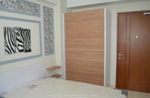 South Tangerang Hotel | Apartemen Green Lake View by Property Time