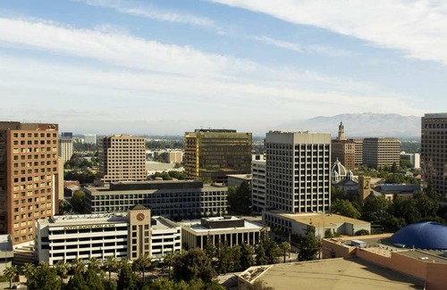 Campbell Hotel | DoubleTree by Hilton Campbell - Pruneyard Plaza