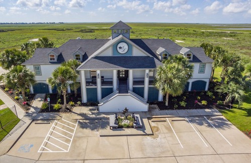 Hitchcock Hotel | Harborwalk Lodge