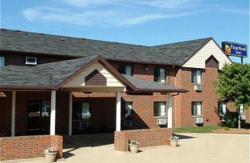 Waterloo Hotel | Howard Johnson by Wyndham Waterloo/Cedar Falls
