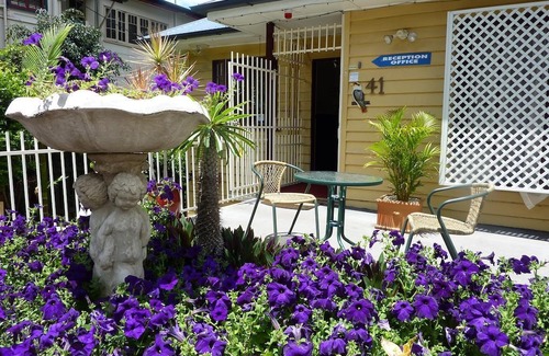 Spring Hill Hotel | Kookaburra Inn